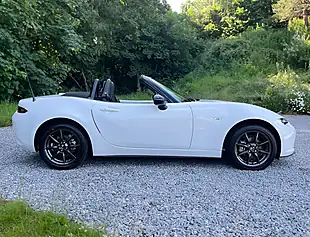 Used 2016 Mazda MX-5 Sport Arctic White - Interior and Exterior details 10