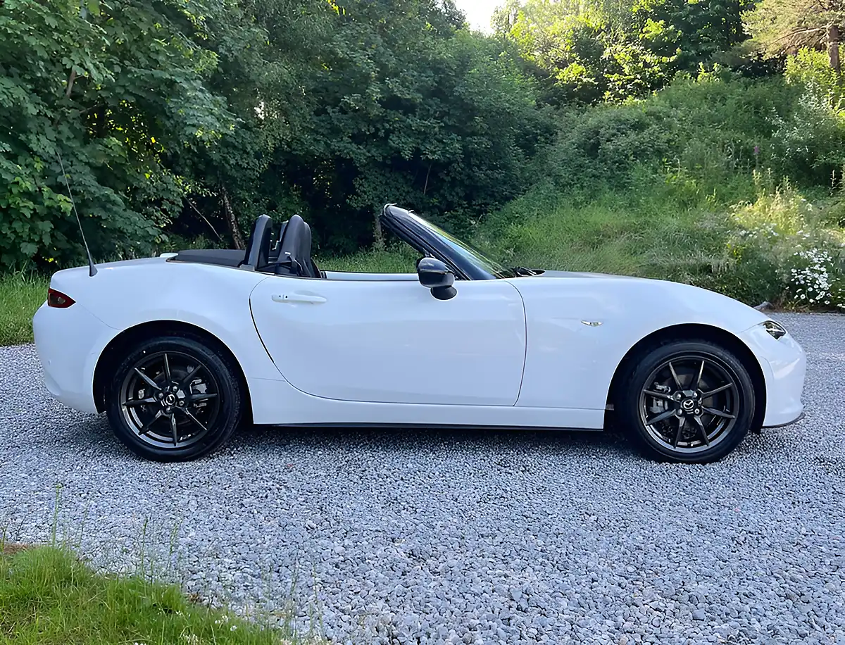 Used 2016 Mazda MX-5 Sport Arctic White - Interior and Exterior details 10