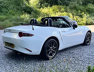 Used 2016 Mazda MX-5 Sport Arctic White - Interior and Exterior details 11