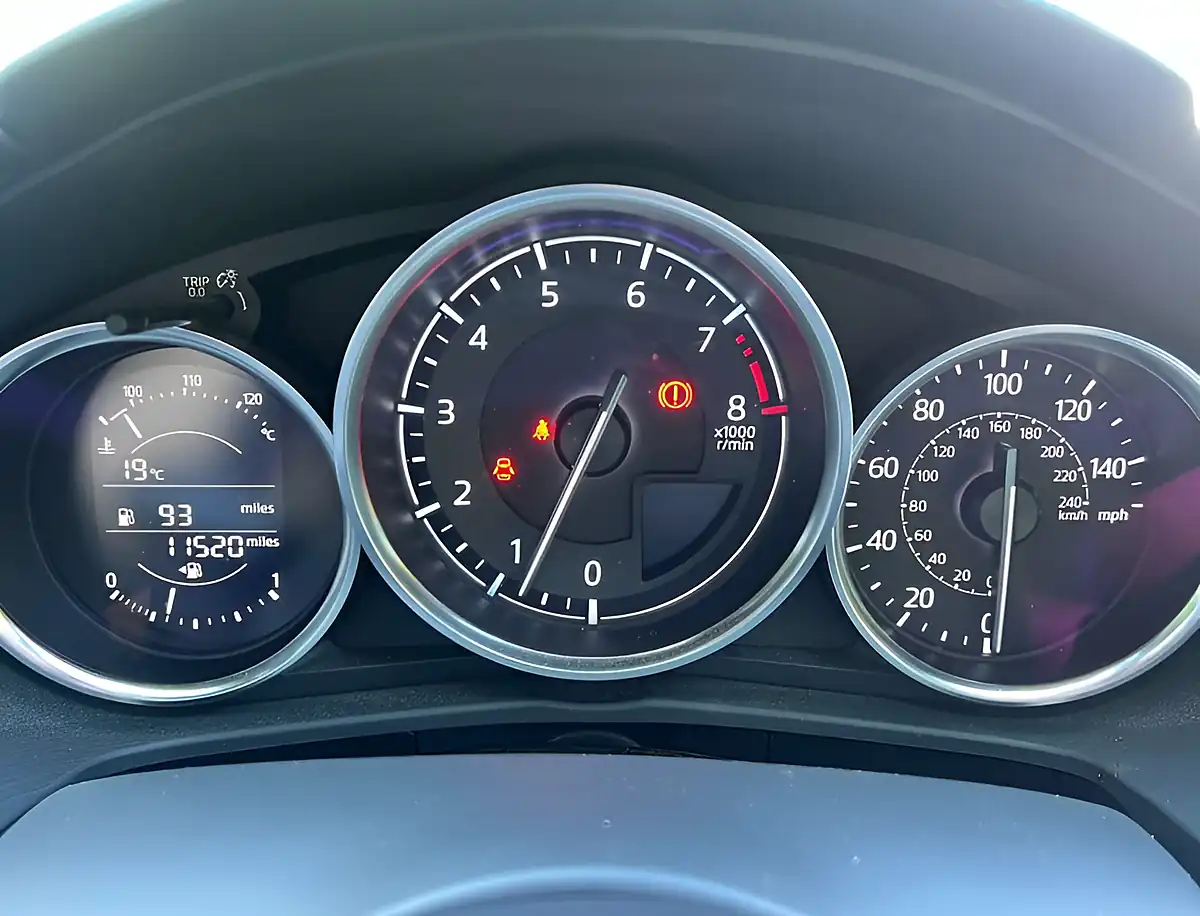 Used 2016 Mazda MX-5 Sport Arctic White - Interior and Exterior details 14
