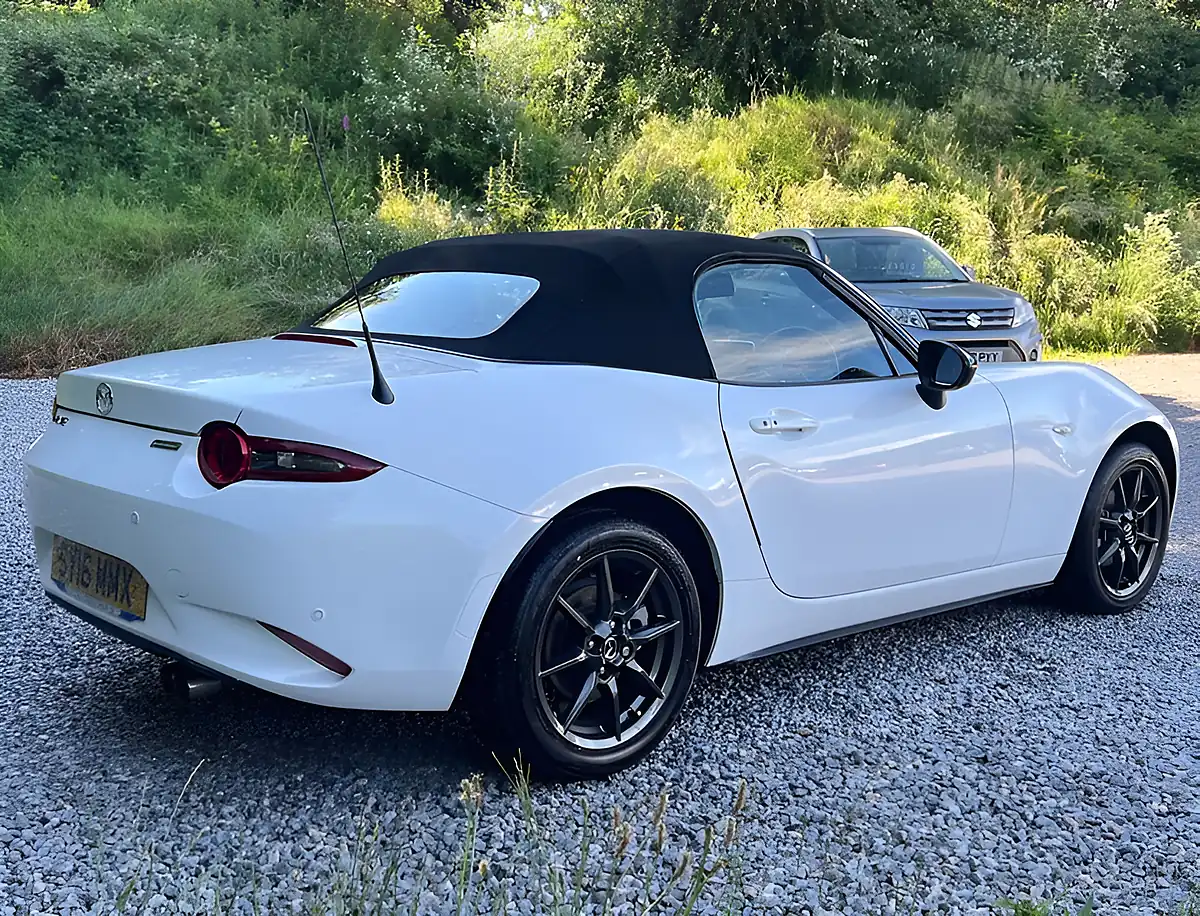 Used 2016 Mazda MX-5 Sport Arctic White - Interior and Exterior details 3