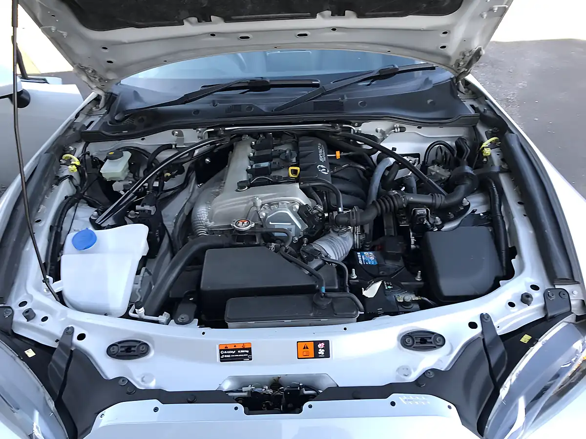 Used 2016 Mazda MX-5 Sport Nav Silver - Interior and Exterior details 12