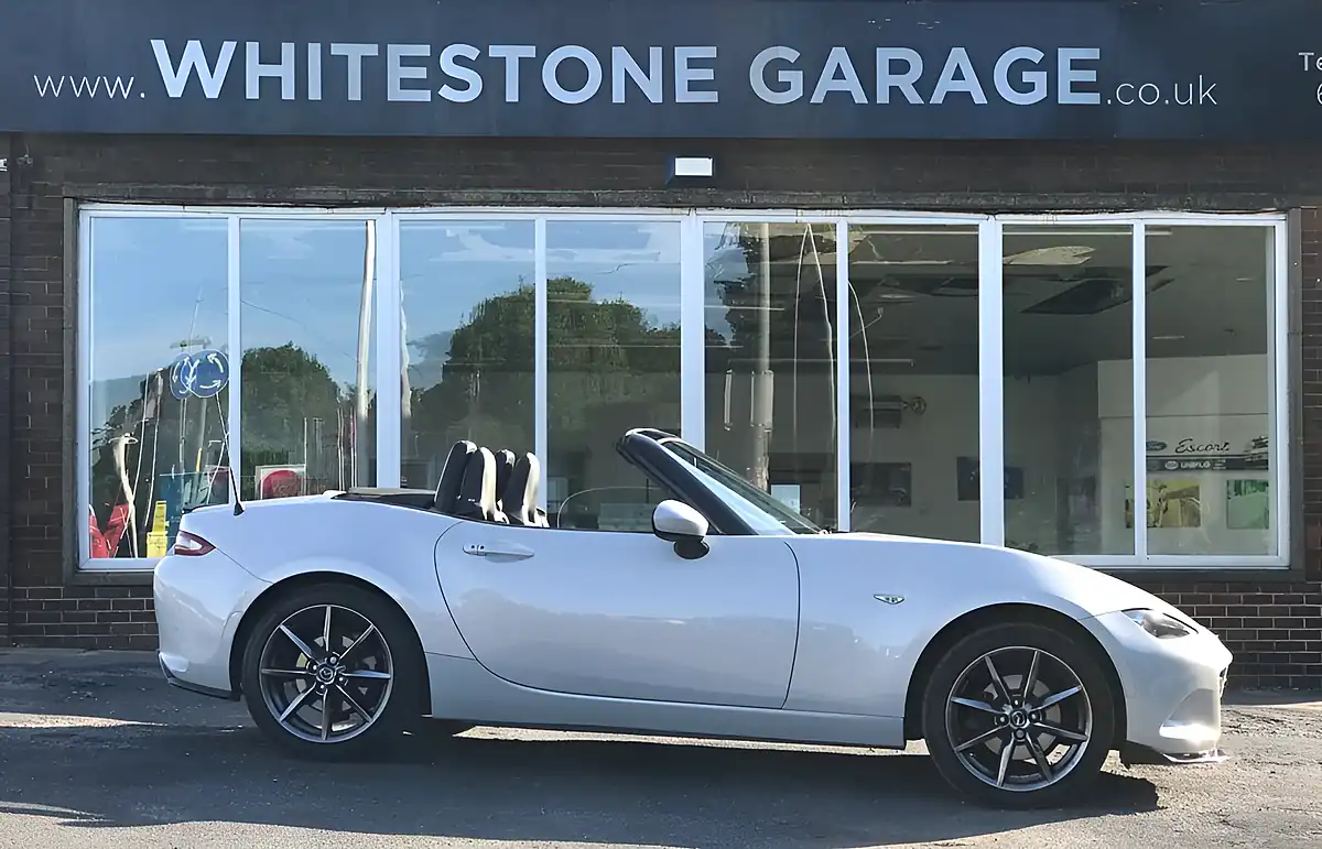 Used 2016 Mazda MX-5 Sport Nav Silver - Interior and Exterior details 5