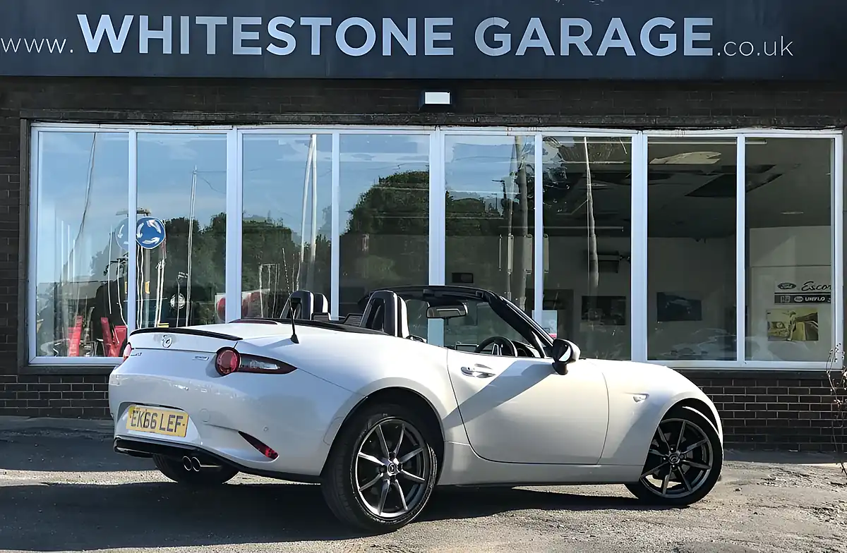Used 2016 Mazda MX-5 Sport Nav Silver - Interior and Exterior details 7