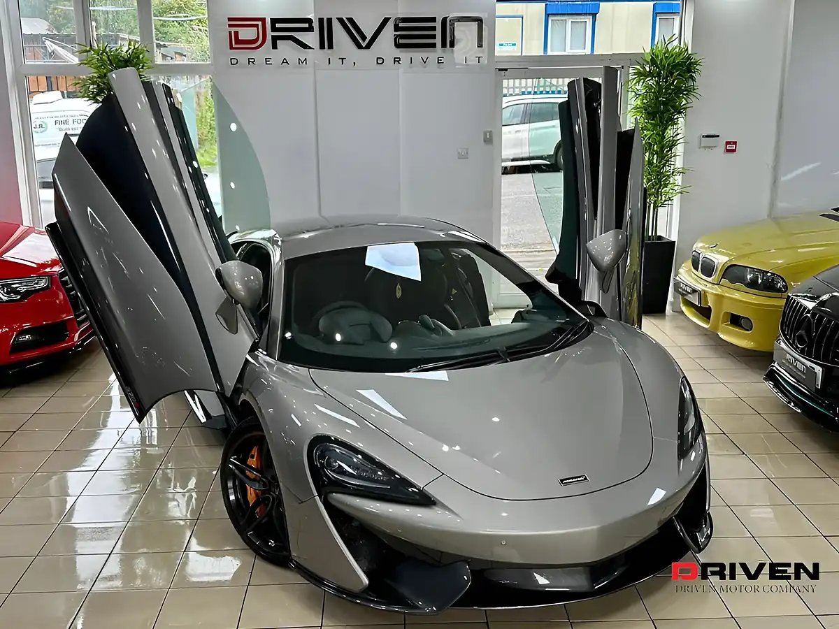 Used 2016 Mclaren 570S Coupe Silver - Front View