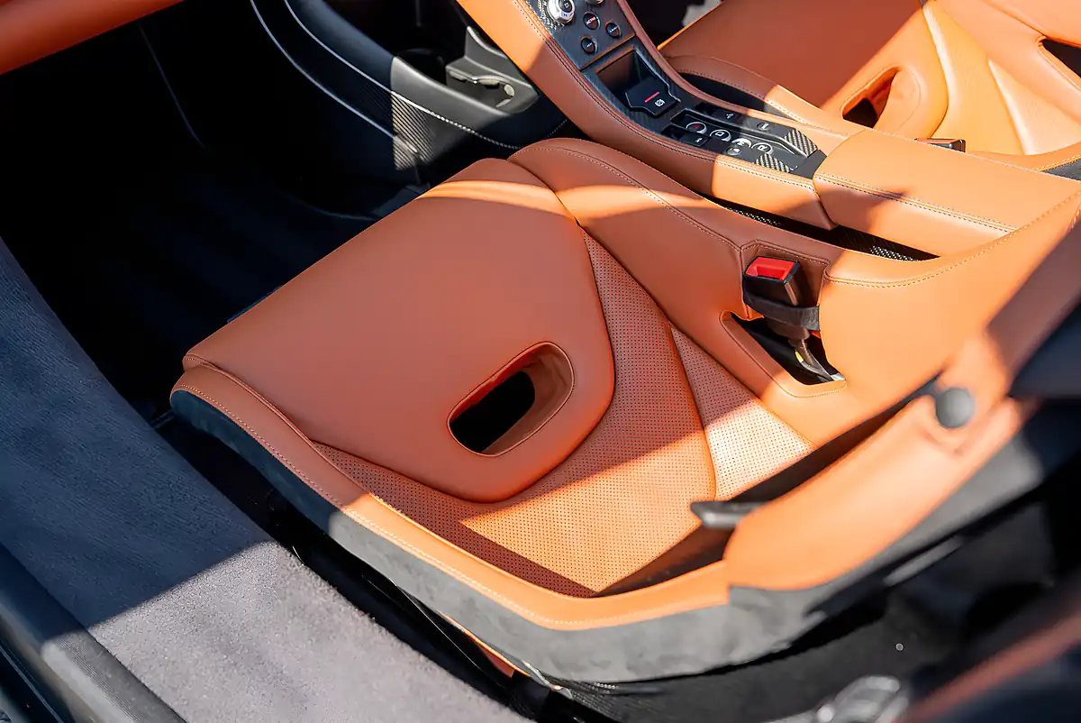Used 2016 Mclaren 675LT Spider Fire Black - Interior and Exterior details 11