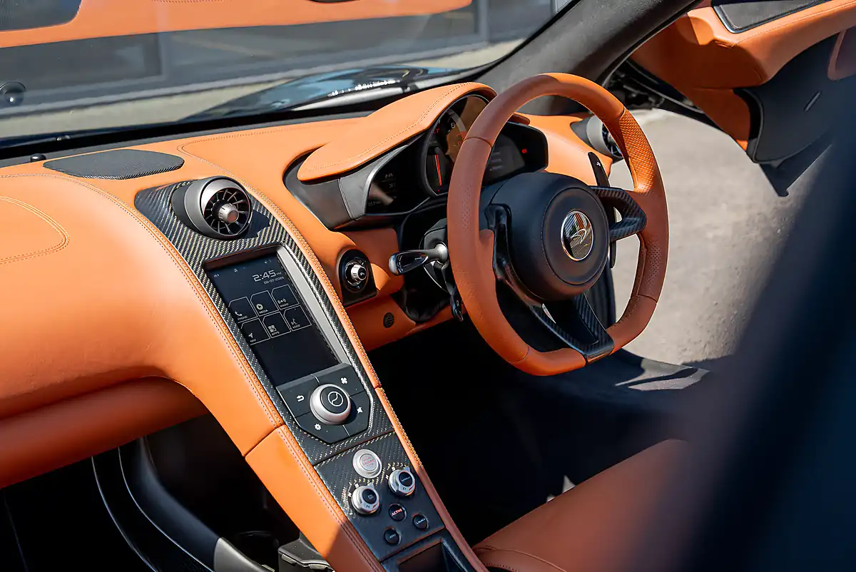 Used 2016 Mclaren 675LT Spider Fire Black - Interior and Exterior details 13