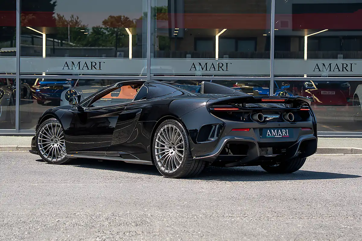 Used 2016 Mclaren 675LT Spider Fire Black - Interior and Exterior details 3