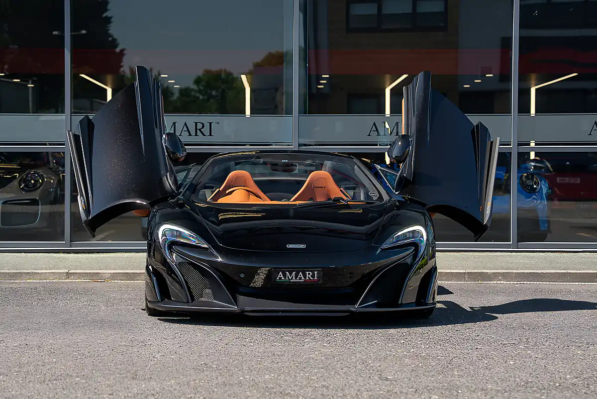 Used 2016 Mclaren 675LT Spider Fire Black - Interior and Exterior details 6