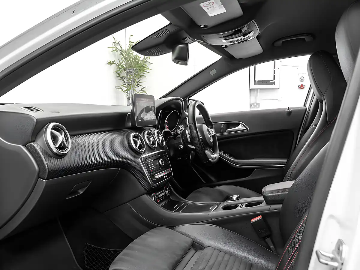 Used 2016 Mercedes a-Class AMG Line (premium) Cirrus White - Interior and Exterior details 13