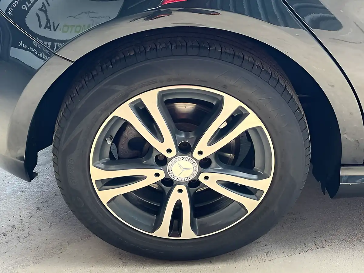 Used 2016 Mercedes-Benz a Class Se Black - Interior and Exterior details 20