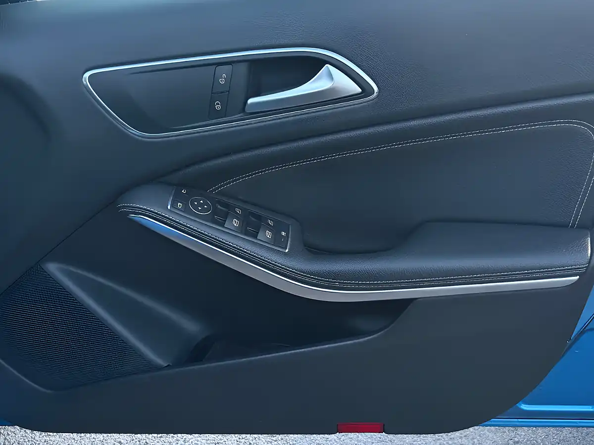 Used 2016 Mercedes-Benz a Class Se Blue - Interior and Exterior details 14