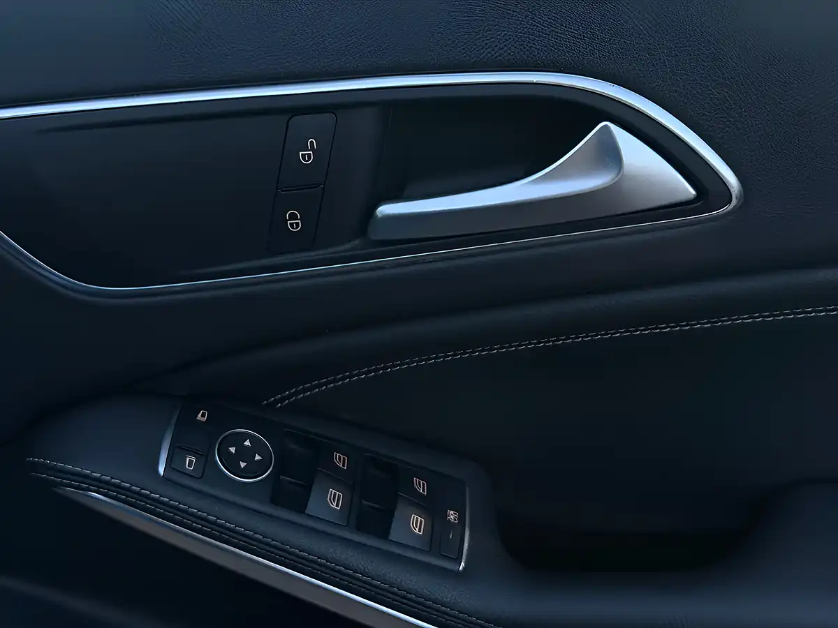 Used 2016 Mercedes-Benz a Class Se Blue - Interior and Exterior details 15