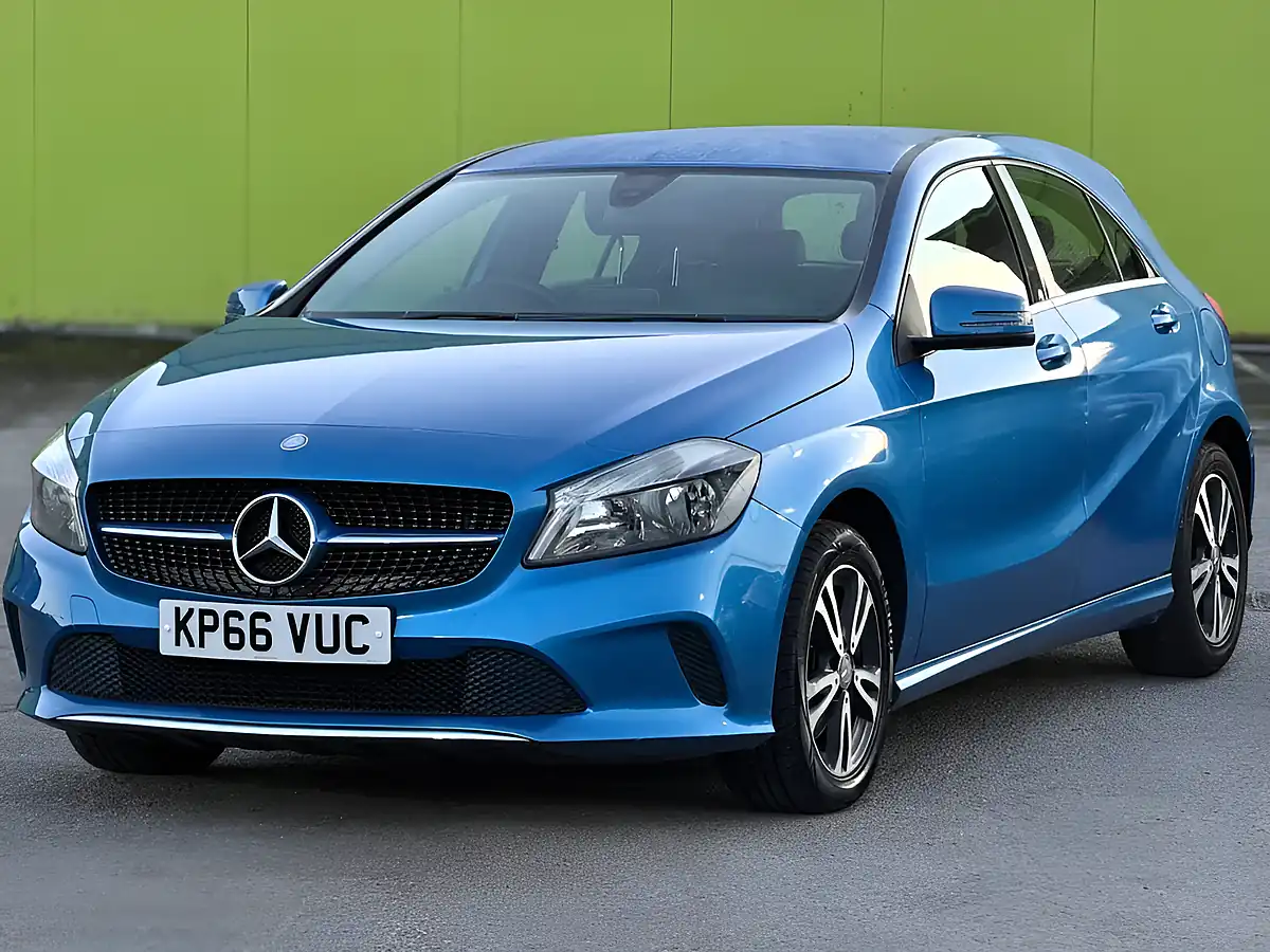 Used 2016 Mercedes-Benz a Class Se Blue - Interior and Exterior details 4