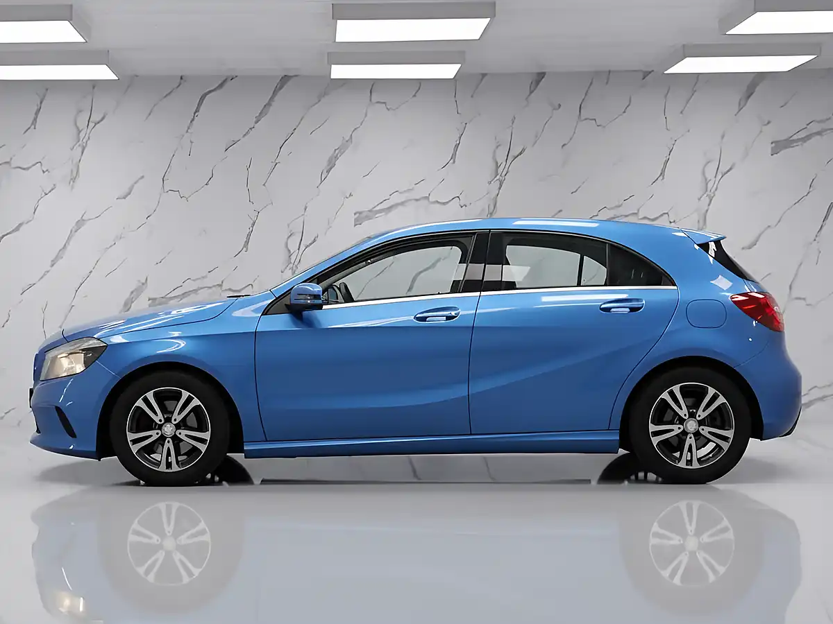 Used 2016 Mercedes-Benz a-Class Se Blue - Interior and Exterior details 5