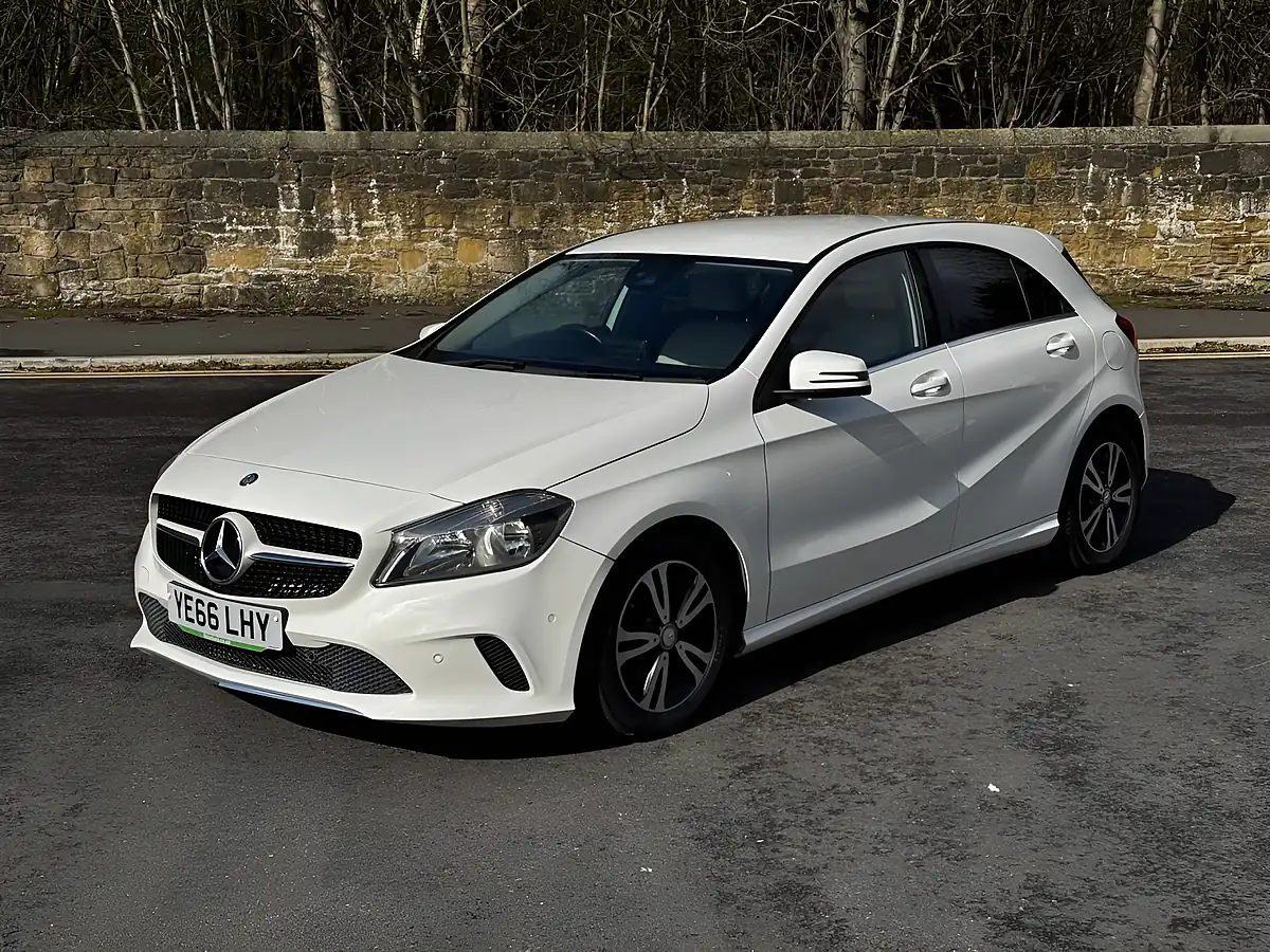Used 2016 Mercedes-Benz a-Class Se (executive) White - Front View