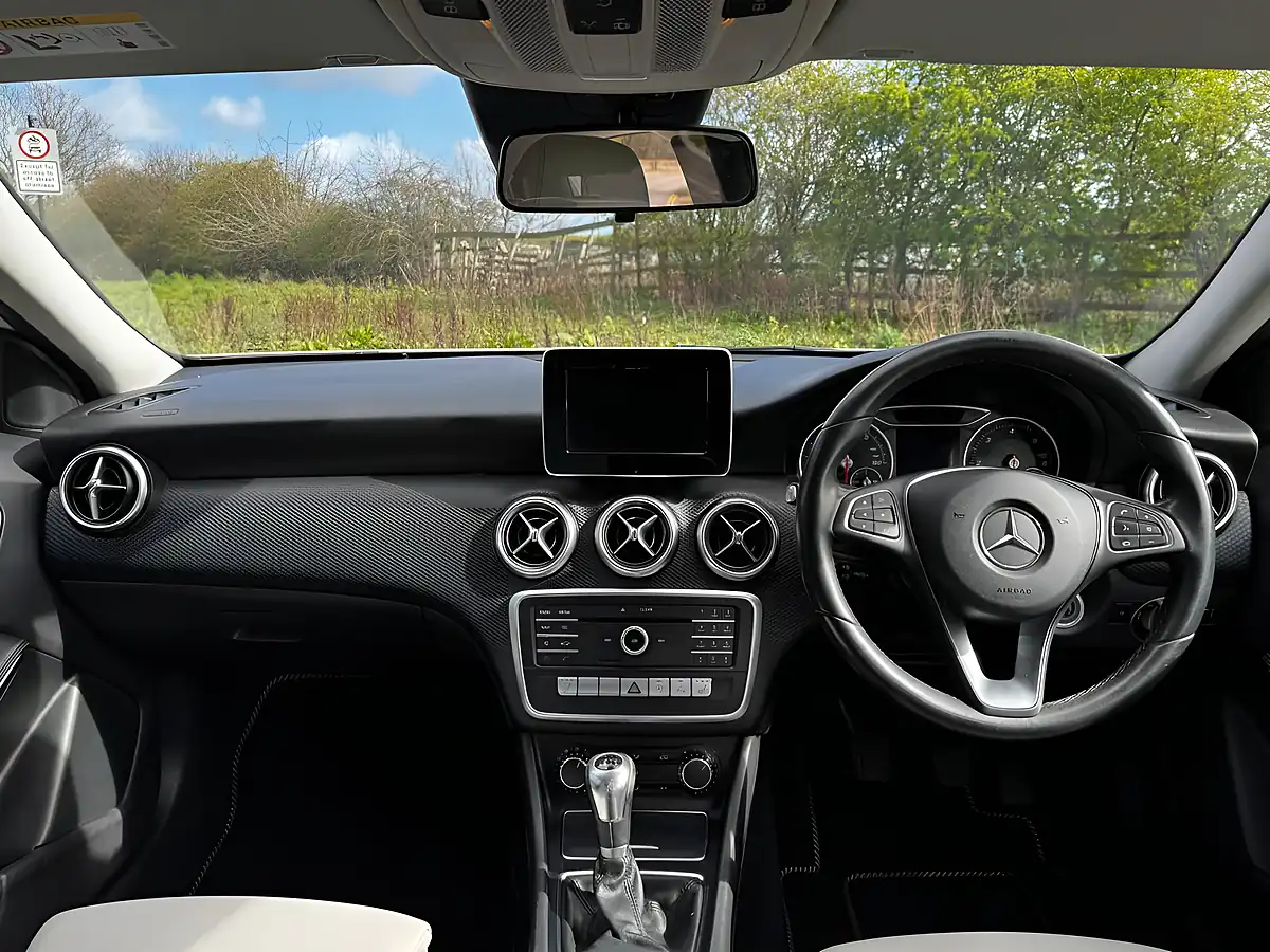 Used 2016 Mercedes-Benz a-Class Se (executive) White - Interior and Exterior details 2