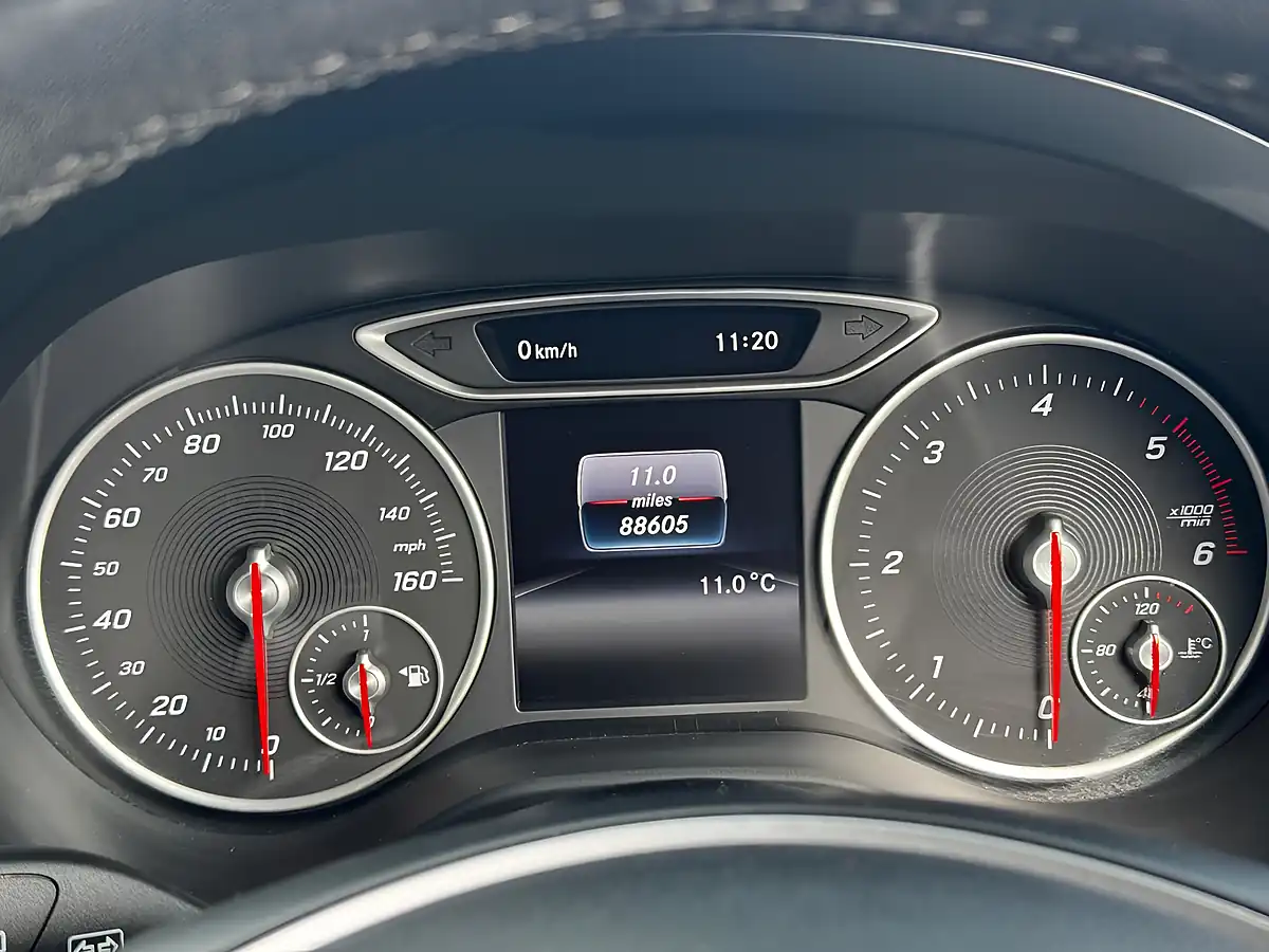 Used 2016 Mercedes-Benz a-Class Se (executive) White - Interior and Exterior details 8
