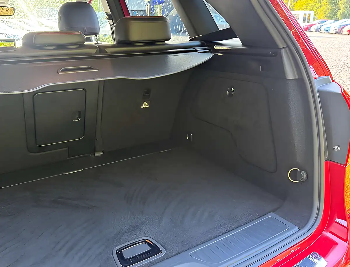Used 2016 Mercedes-Benz B Class AMG Line Premium+ Jupiter Red - Interior and Exterior details 10