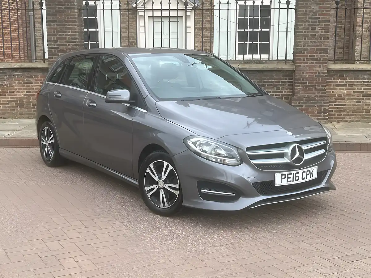 Used 2016 Mercedes-Benz B Class Se Grey - Front View