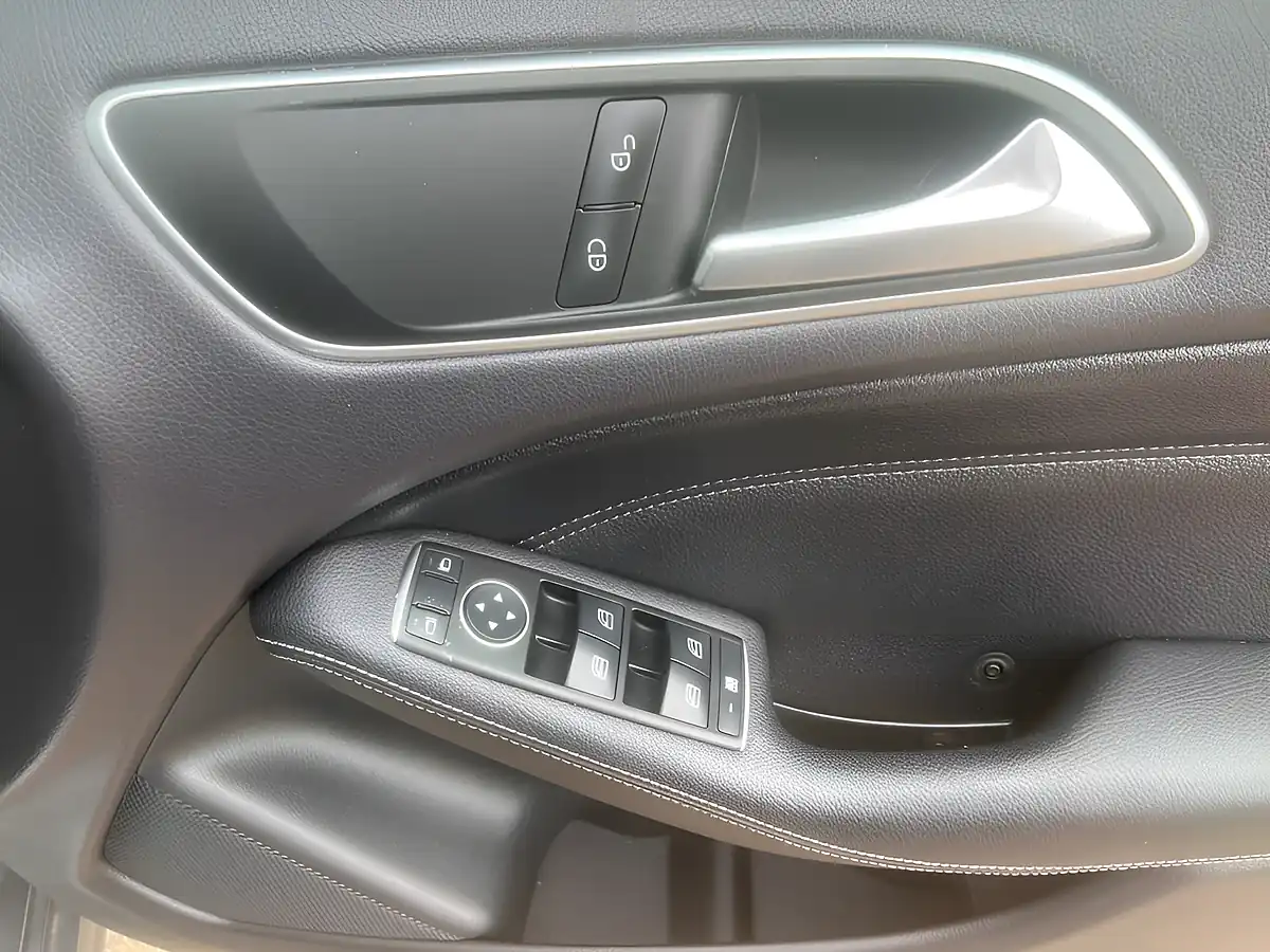 Used 2016 Mercedes-Benz B Class Se Grey - Interior and Exterior details 9