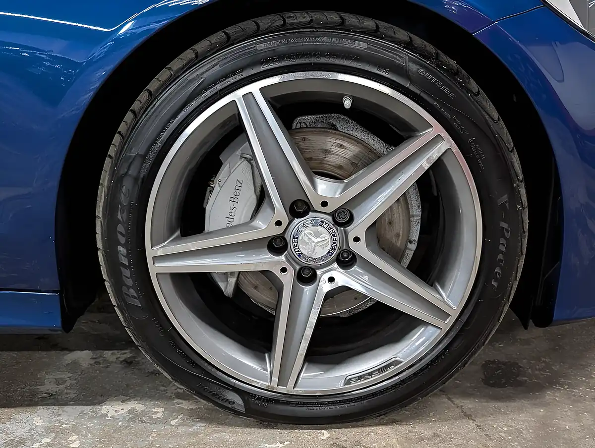 Used 2016 Mercedes-Benz C-Class AMG Line (premium) Blue - Interior and Exterior details 11