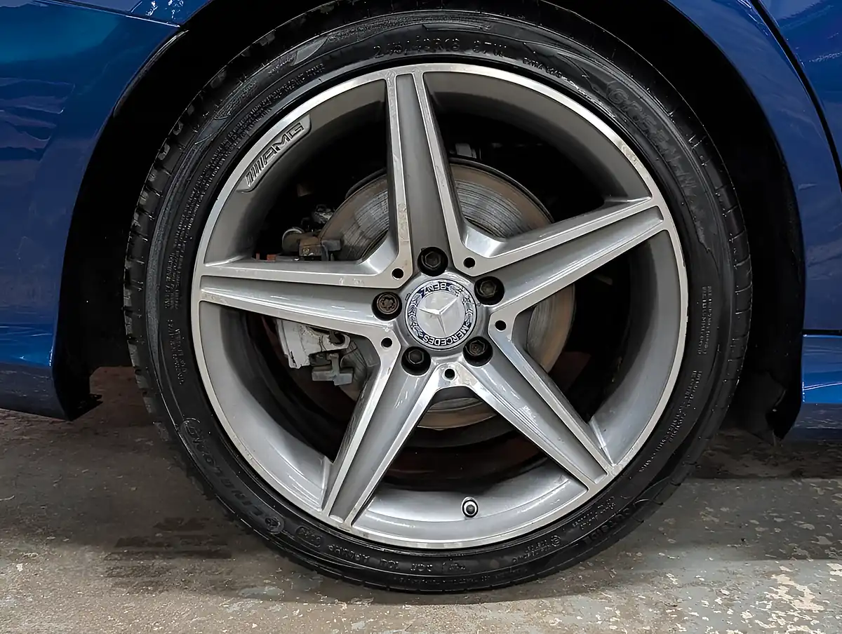 Used 2016 Mercedes-Benz C-Class AMG Line (premium) Blue - Interior and Exterior details 12