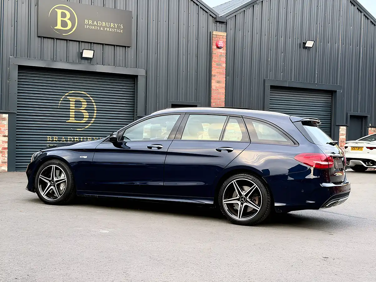 Used 2016 Mercedes-Benz C Class Premium Plus Blue - Interior and Exterior details 16