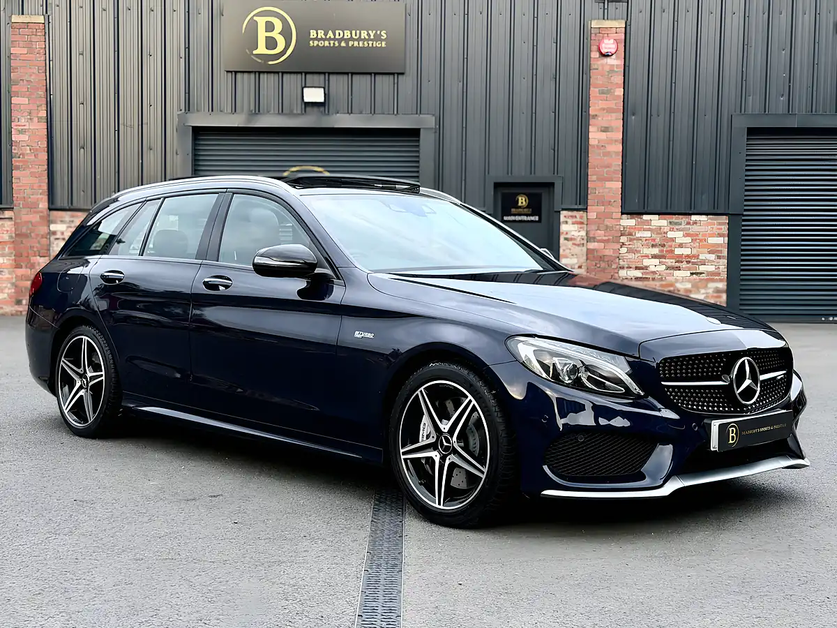 Used 2016 Mercedes-Benz C Class Premium Plus Blue - Interior and Exterior details 8