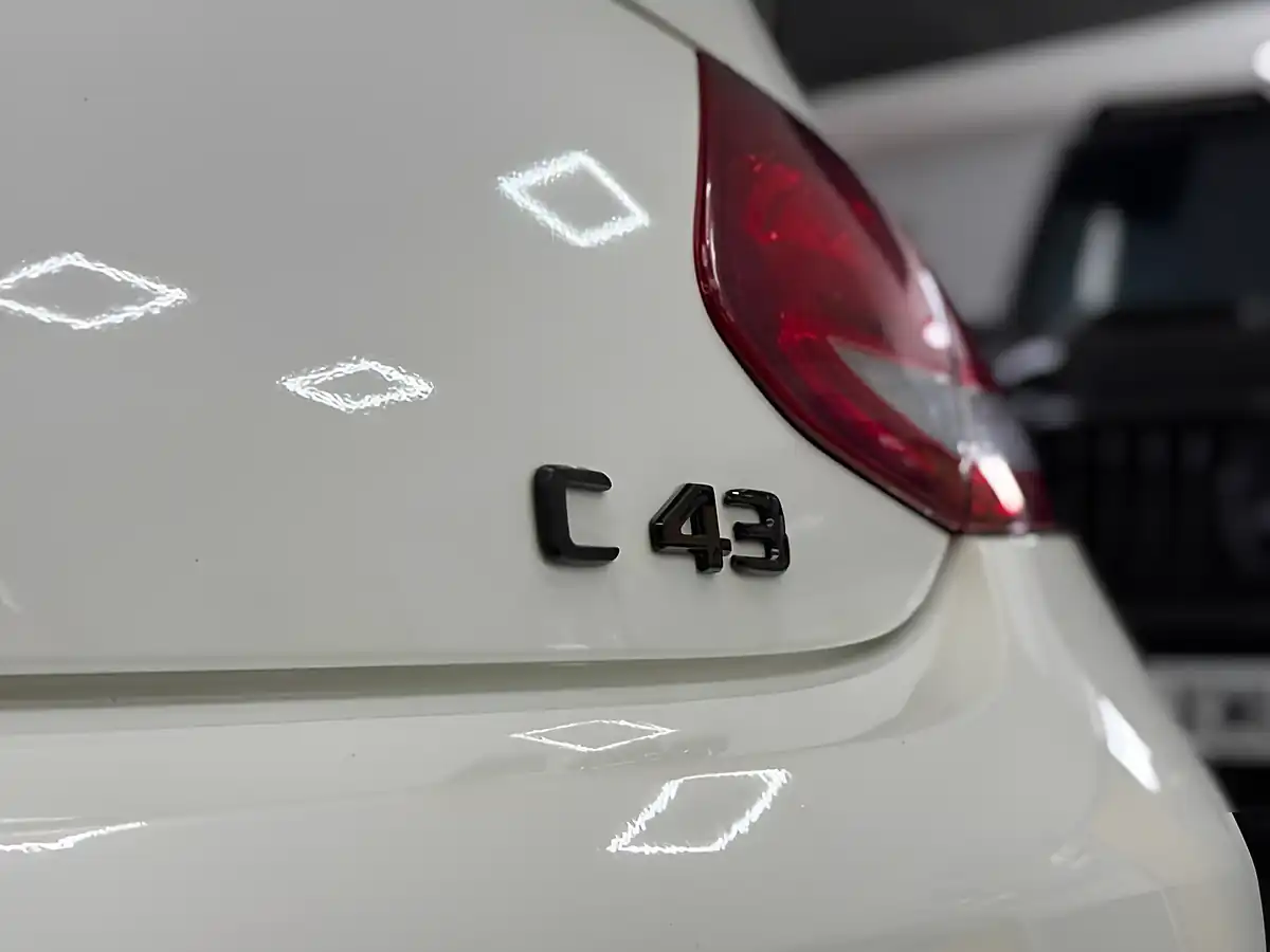 Used 2016 Mercedes-Benz C Class Premium White - Interior and Exterior details 18