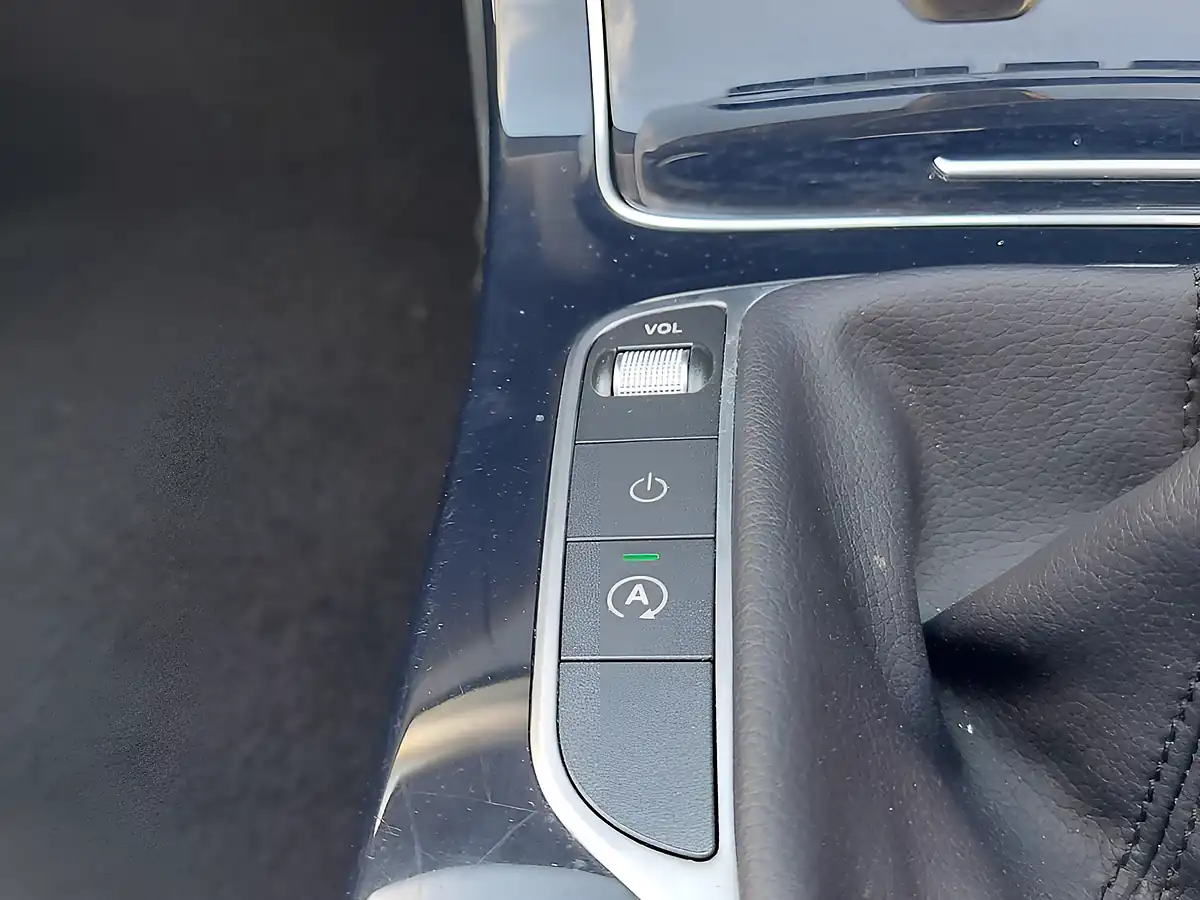 Used 2016 Mercedes-Benz C-Class Se Black - Interior and Exterior details 10