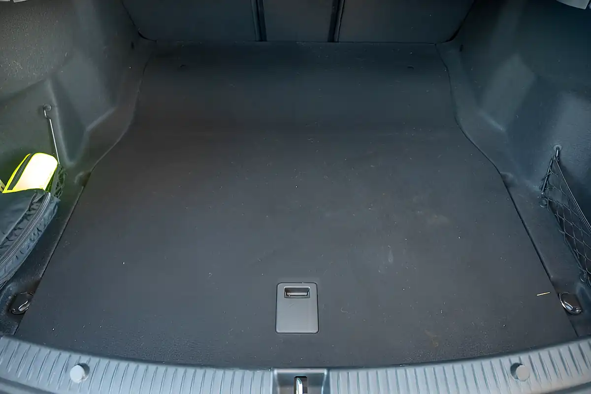 Used 2016 Mercedes-Benz C Class Sport (premium) Tenorite Grey - Interior and Exterior details 15