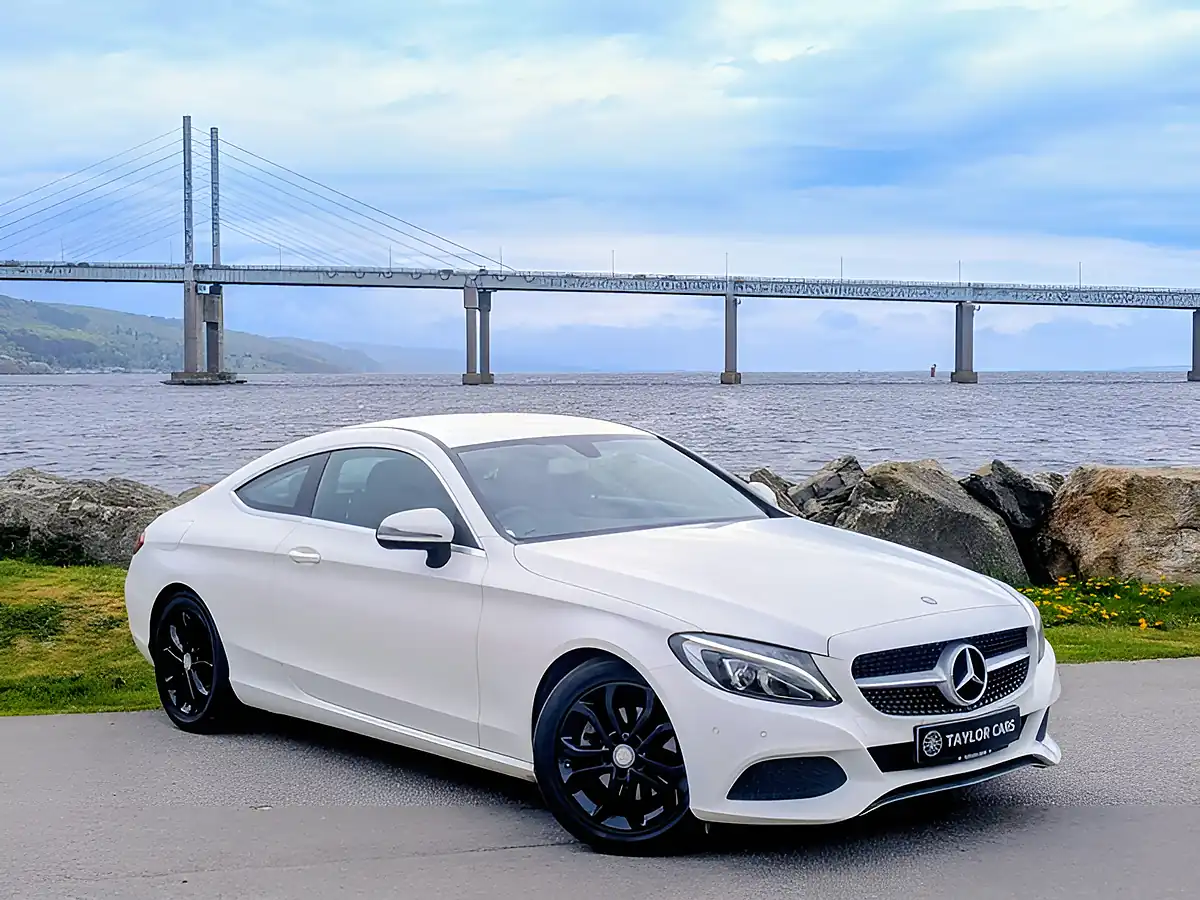 Used 2016 Mercedes-Benz C Class Sport White - Interior and Exterior details 3