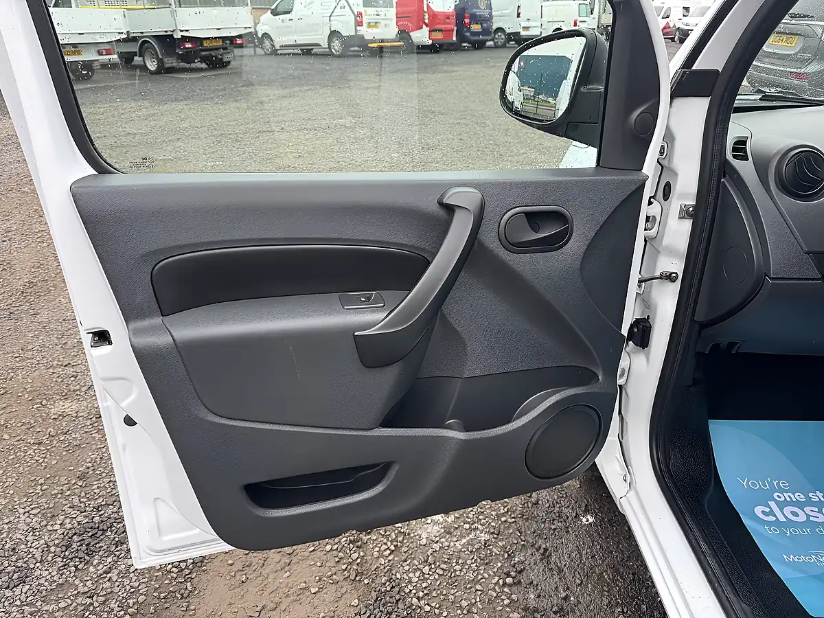 Used 2016 Mercedes-Benz Citan 109 White - Interior and Exterior details 10