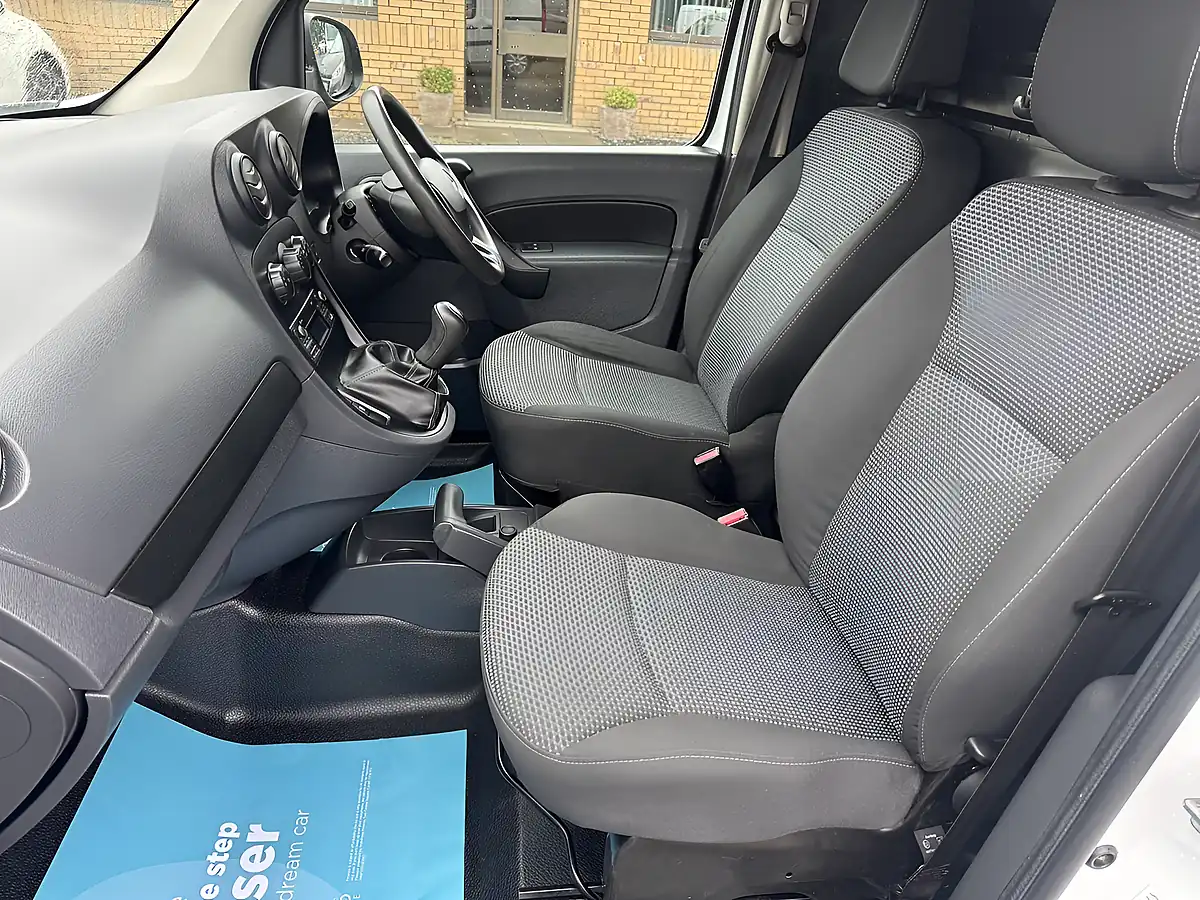 Used 2016 Mercedes-Benz Citan 109 White - Interior and Exterior details 12