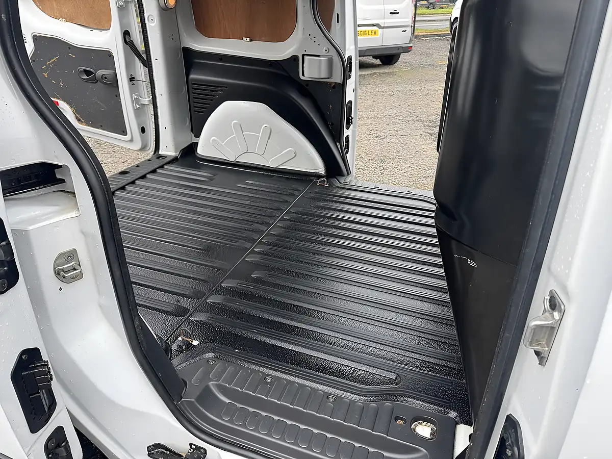 Used 2016 Mercedes-Benz Citan 109 White - Interior and Exterior details 15