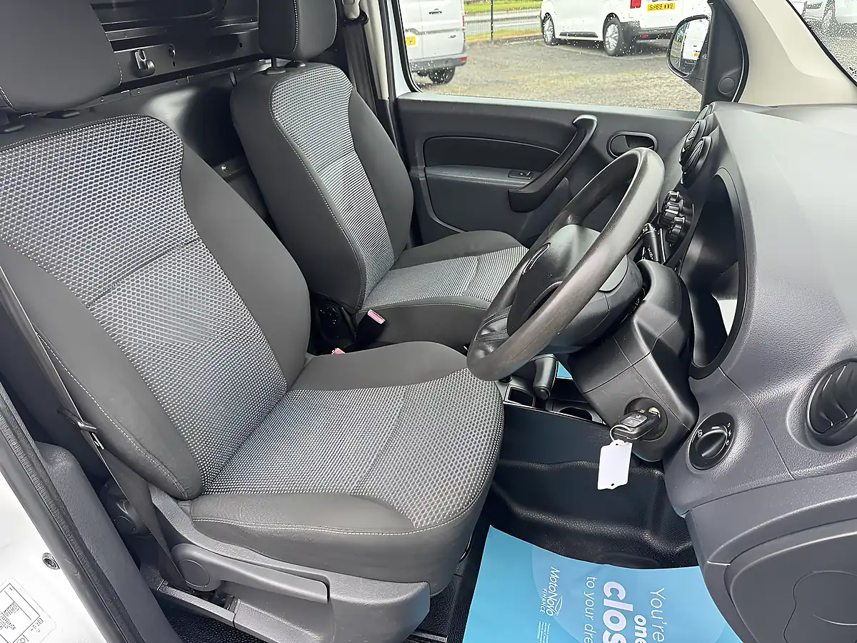 Used 2016 Mercedes-Benz Citan 109 White - Interior and Exterior details 18