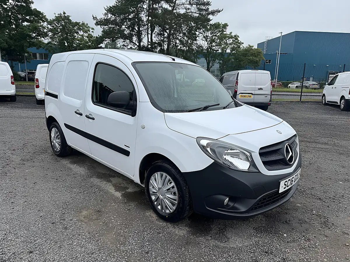 Used 2016 Mercedes-Benz Citan 109 White - Interior and Exterior details 4