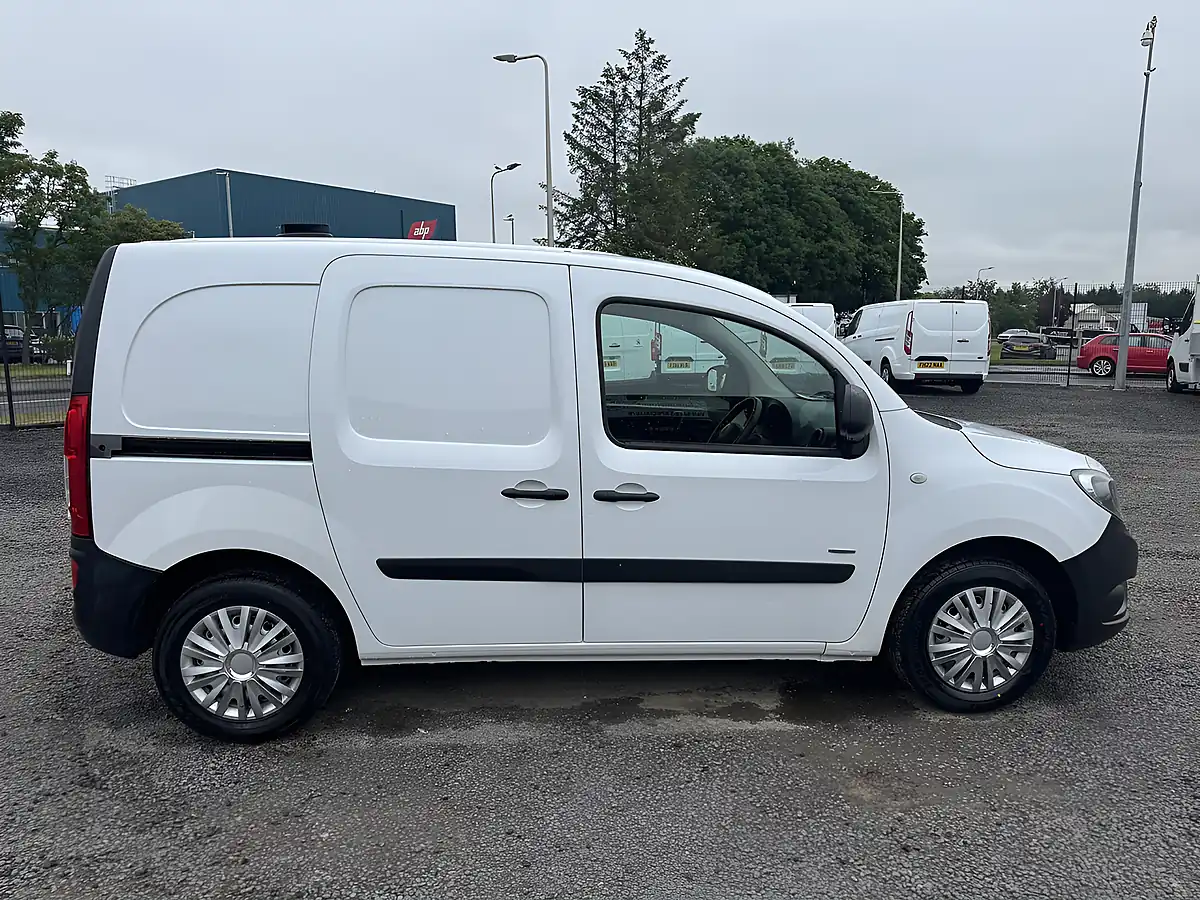 Used 2016 Mercedes-Benz Citan 109 White - Interior and Exterior details 5