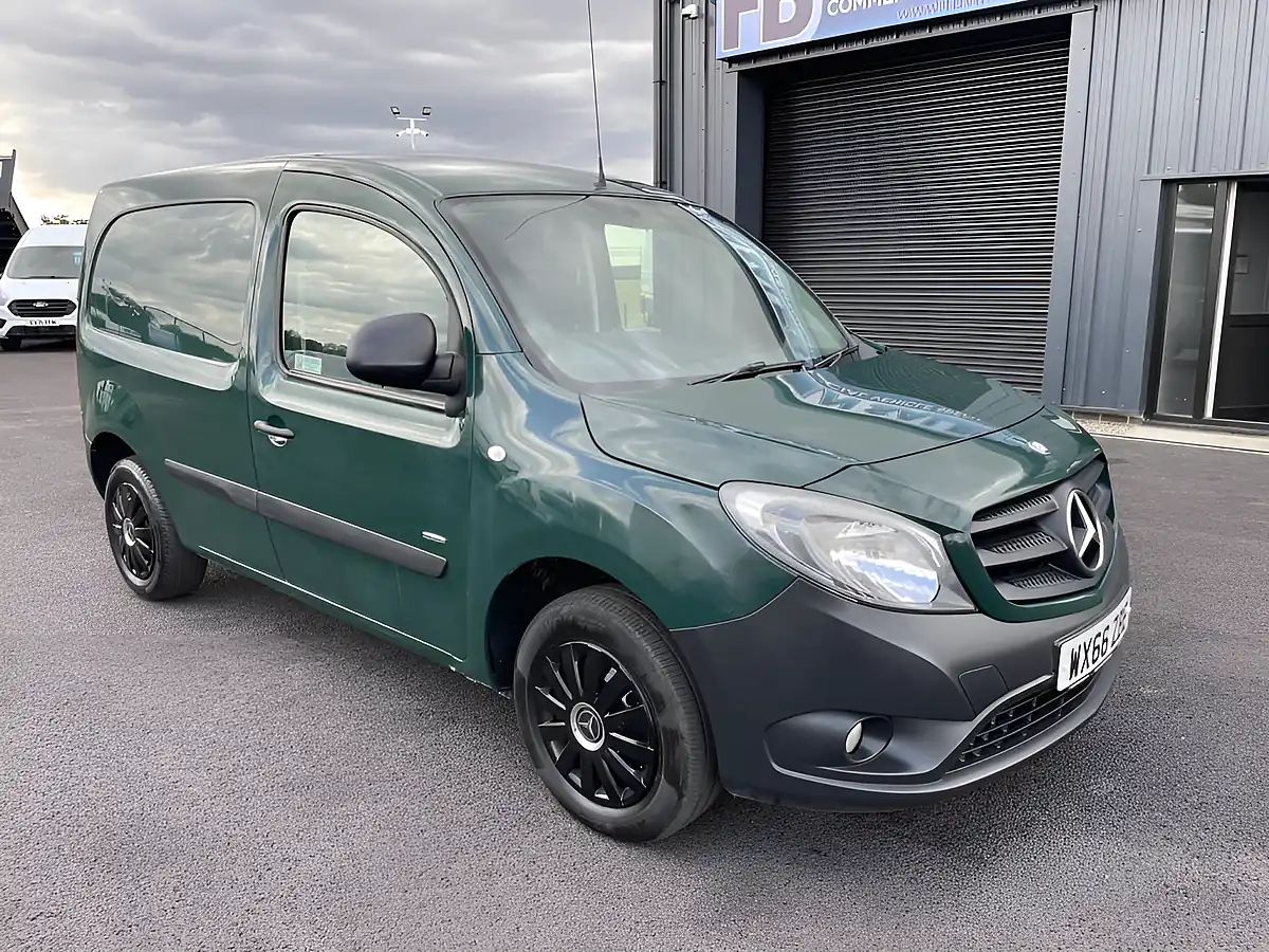Used 2016 Mercedes-Benz Citan Blueefficiency Swb Ex John Lewis Green - Front View