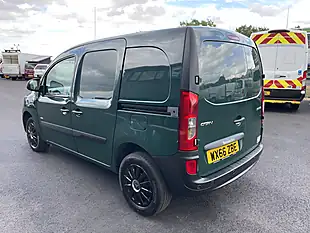 Used 2016 Mercedes-Benz Citan Blueefficiency Swb Ex John Lewis Green - Interior and Exterior details 4