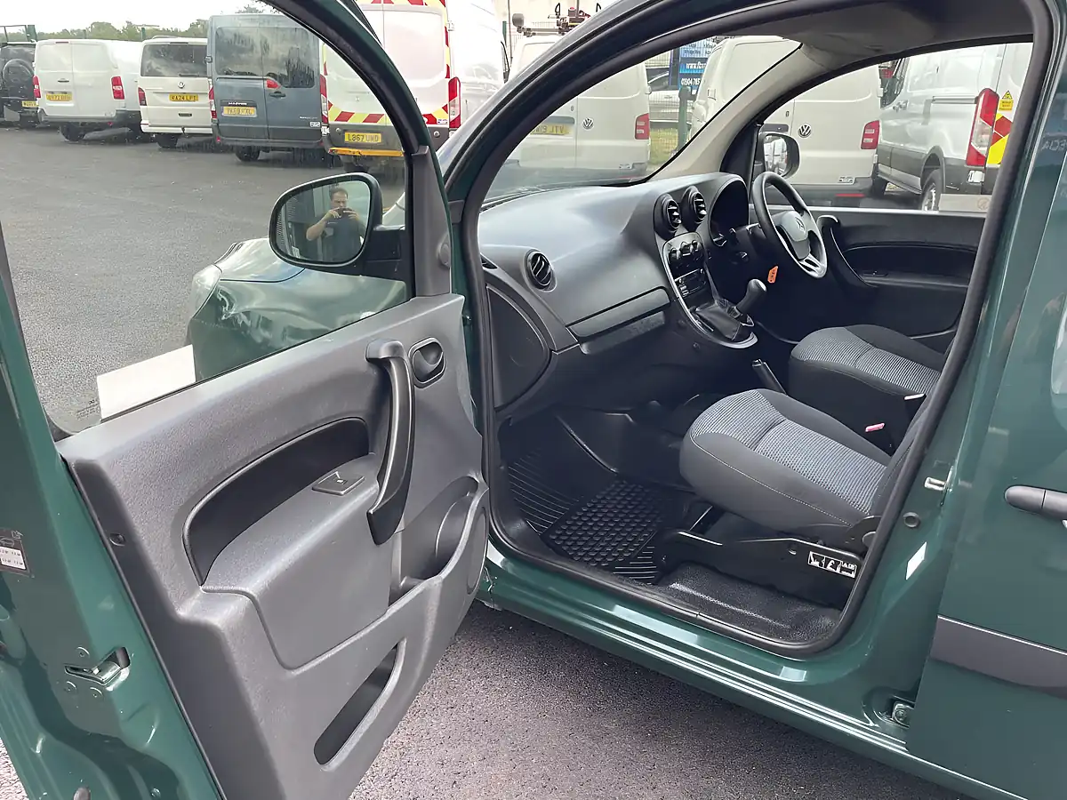 Used 2016 Mercedes-Benz Citan Blueefficiency Swb Ex John Lewis Green - Interior and Exterior details 9