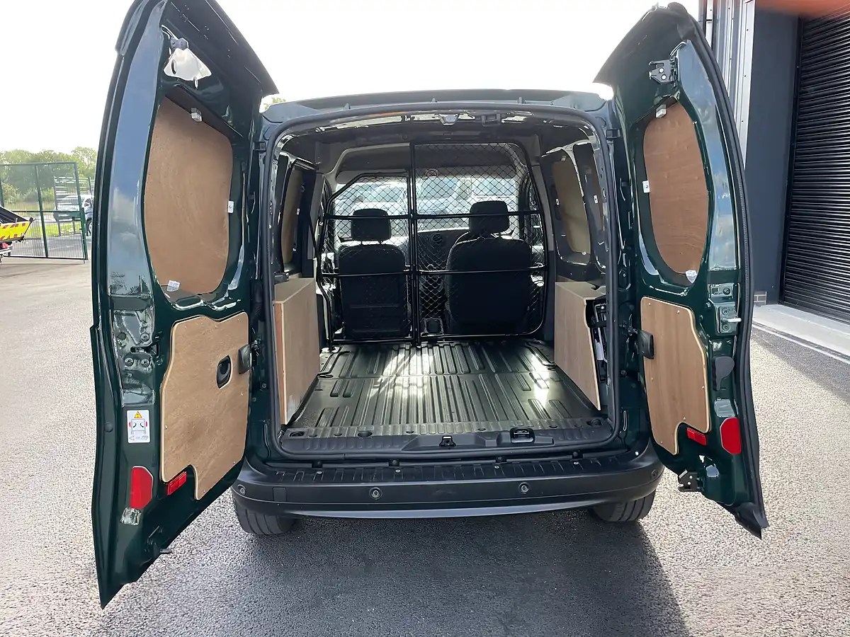 Used 2016 Mercedes-Benz Citan Blueefficiency Swb Green - Interior and Exterior details 11
