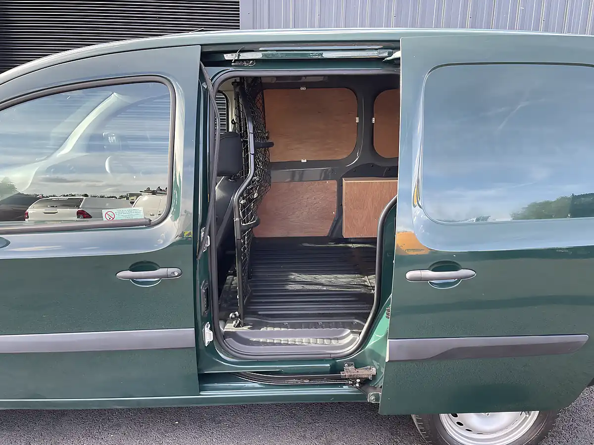 Used 2016 Mercedes-Benz Citan Blueefficiency Swb Green - Interior and Exterior details 12