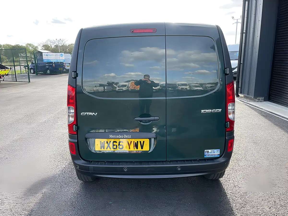 Used 2016 Mercedes-Benz Citan Blueefficiency Swb Green - Interior and Exterior details 6