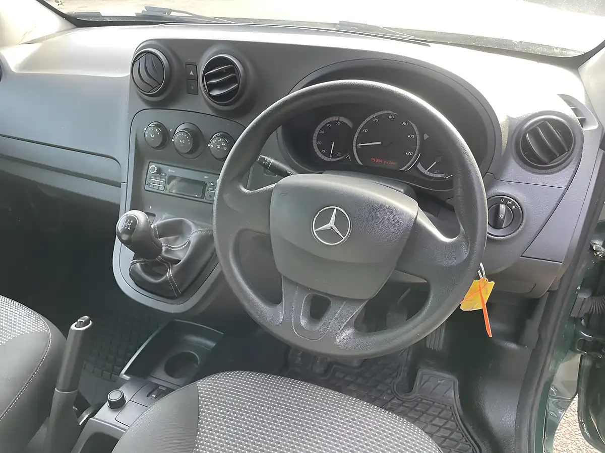 Used 2016 Mercedes-Benz Citan Blueefficiency Swb Green - Interior and Exterior details 8