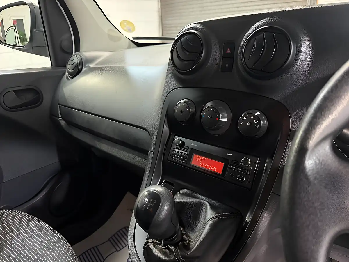 Used 2016 Mercedes-Benz Citan Crew Van Double Cab White - Interior and Exterior details 14