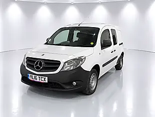 Used 2016 Mercedes-Benz Citan Crew Van Double Cab White - Interior and Exterior details 4
