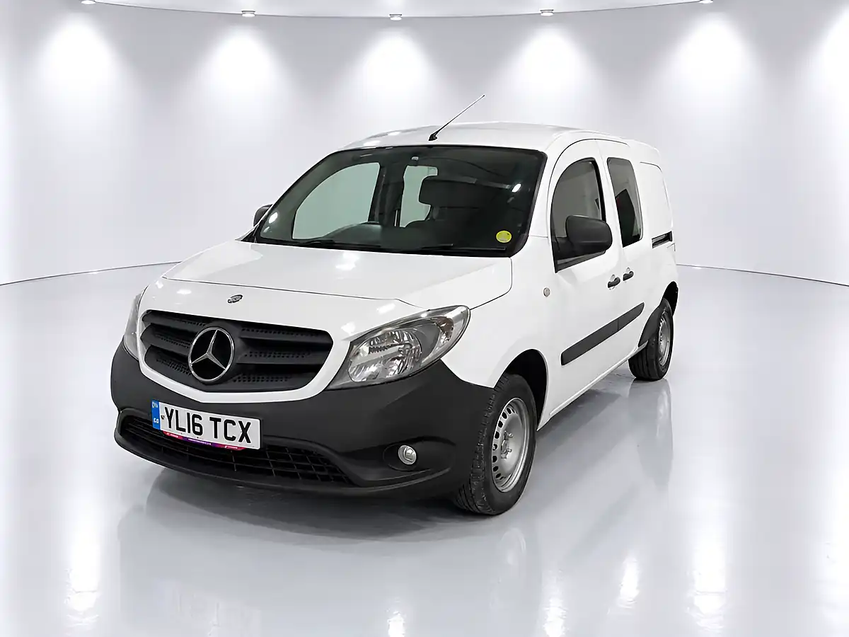 Used 2016 Mercedes-Benz Citan Crew Van Double Cab White - Interior and Exterior details 4