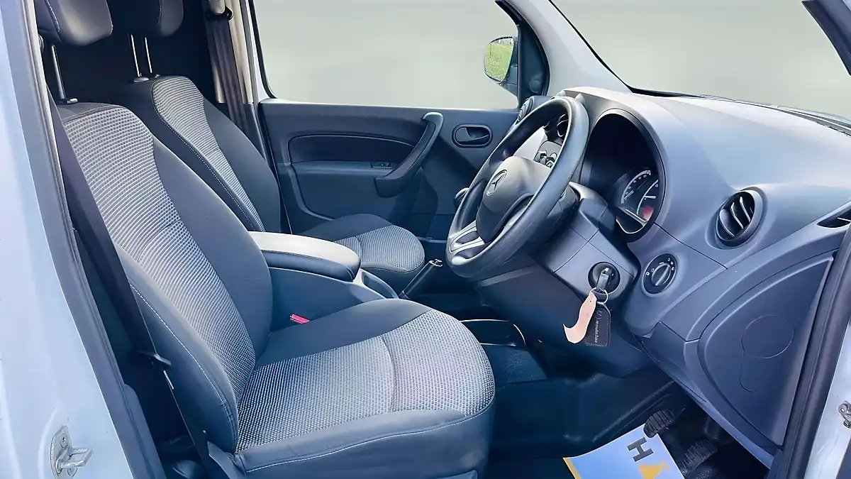 Used 2016 Mercedes-Benz Citan L3 White - Interior and Exterior details 9